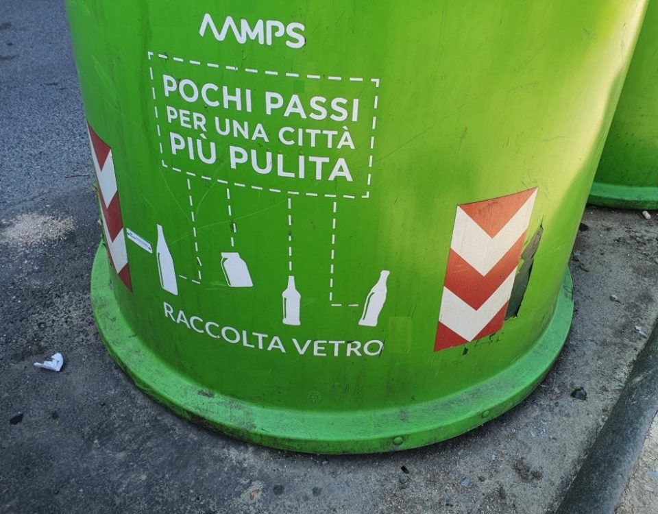 Campana stradale raccolta vetro