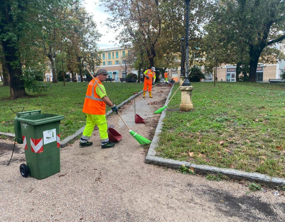 Piazza Mazzini squadre Pronto Intervento AAMPS