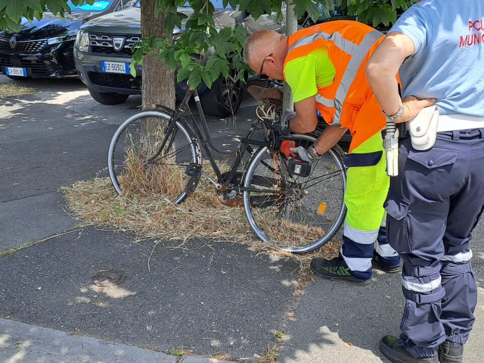 rimozione biciclette rottami